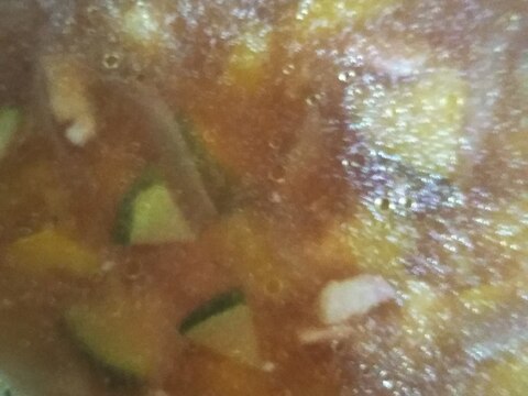 ズッキーニとパプリカのコンソメスープ(◕ᴗ◕✿)